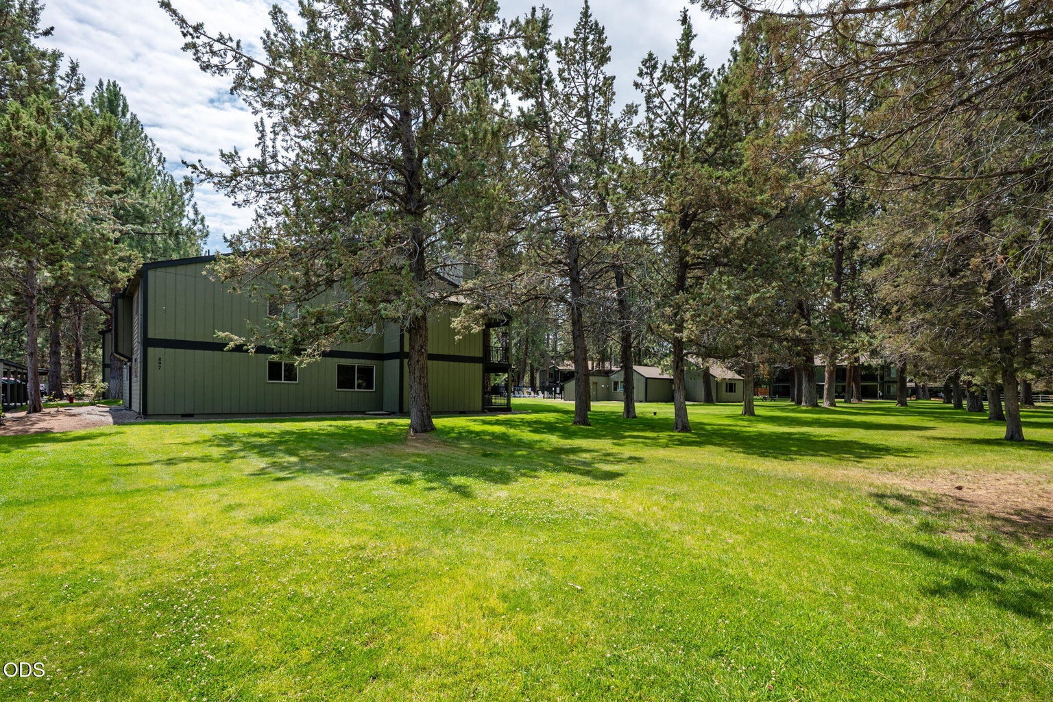 Photo of 897 E Desperado Trail 32 of 43