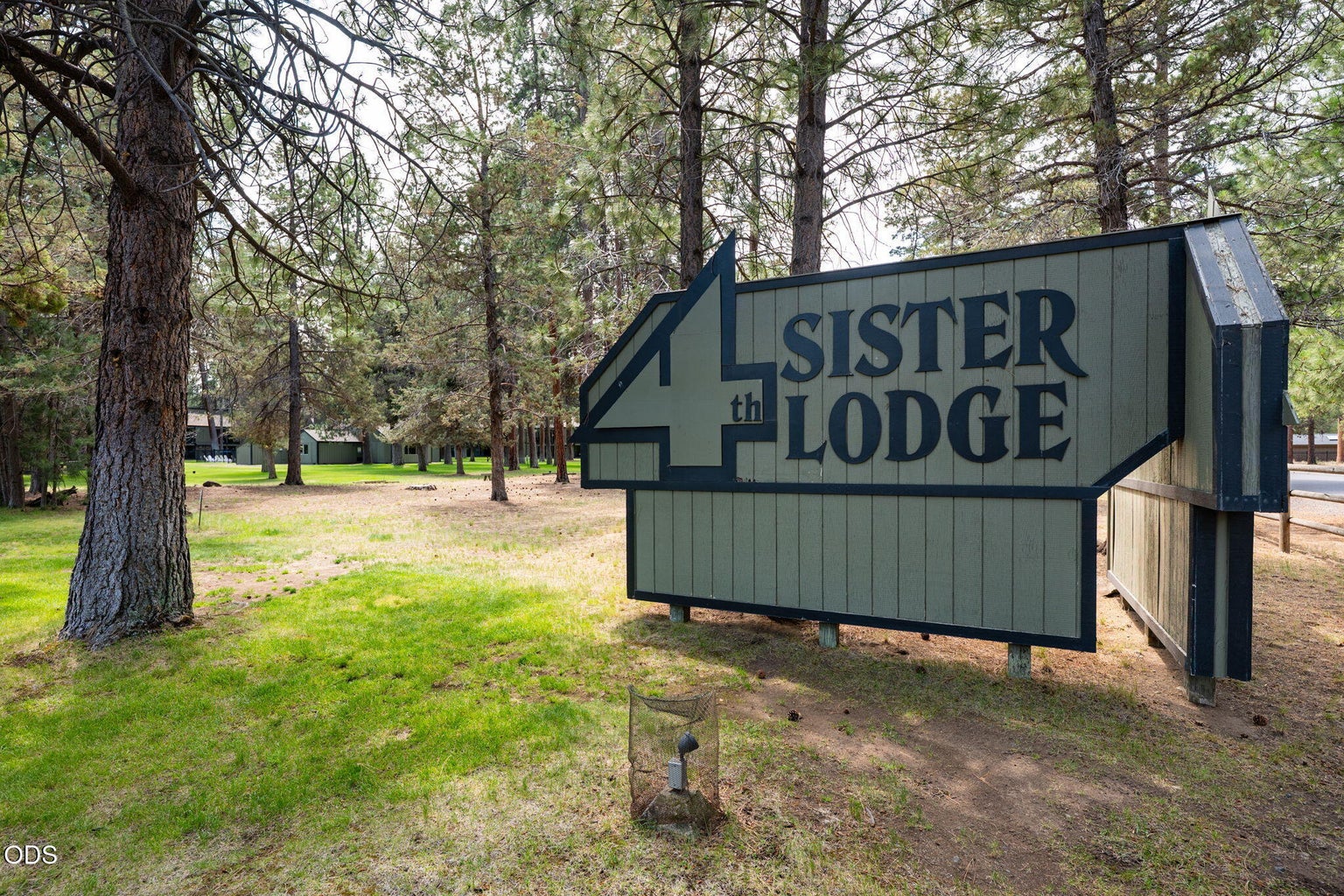Photo of 897 E Desperado Trail 3 of 43