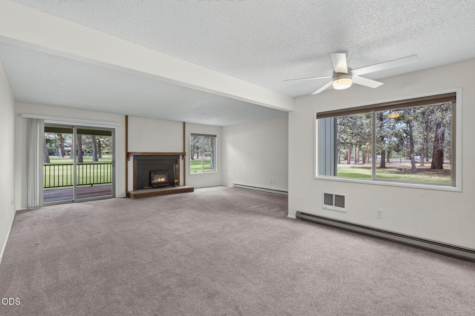 Photo of 897 E Desperado Trail 5 of 43