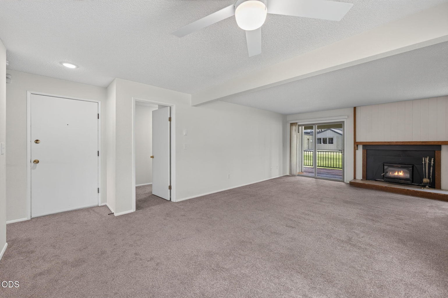 Photo of 897 E Desperado Trail 6 of 43