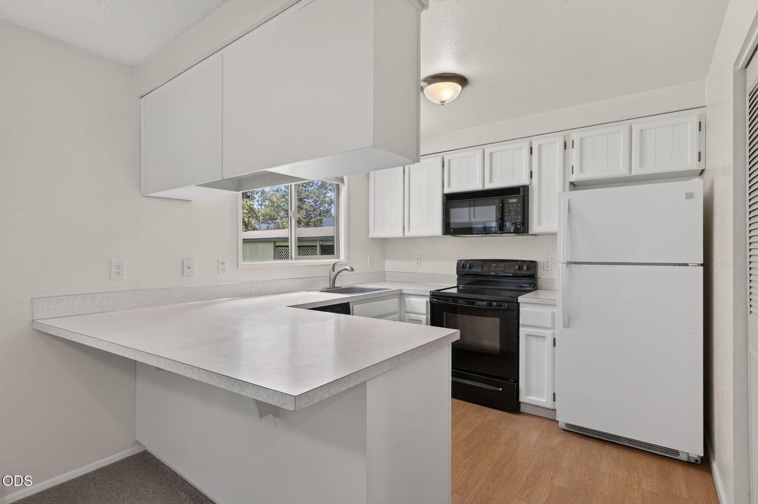 Photo of 897 E Desperado Trail 12 of 43