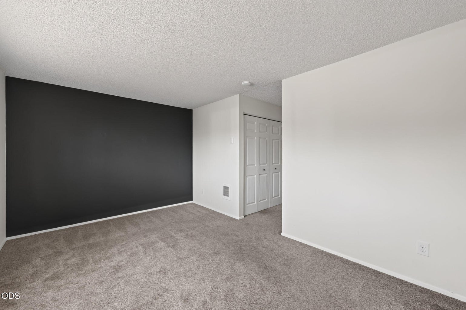 Photo of 897 E Desperado Trail 18 of 43
