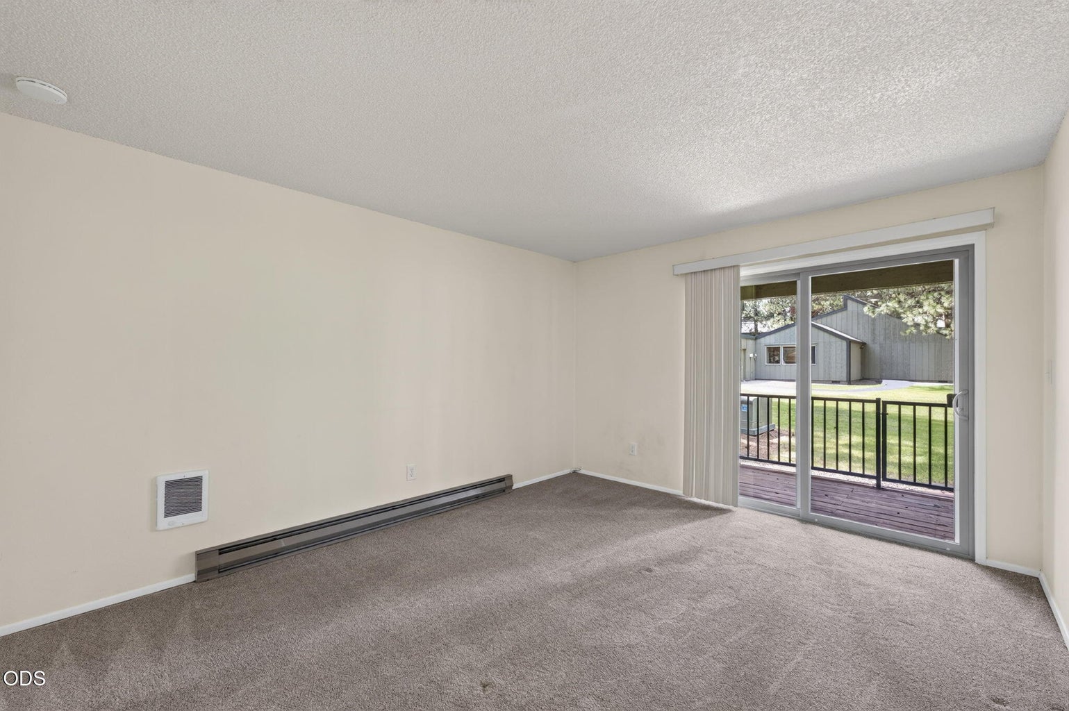 Photo of 897 E Desperado Trail 22 of 43