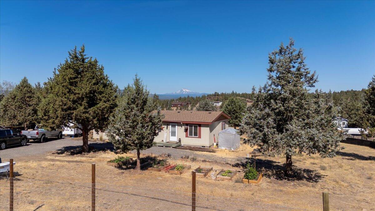 Photo of 13770 SW Cinder Cone Loop 23 of 41