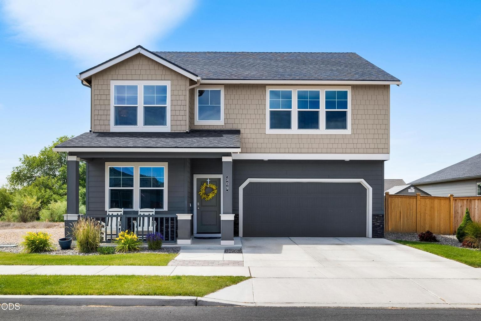 Photo of 509 SE Stetson Court 1 of 57