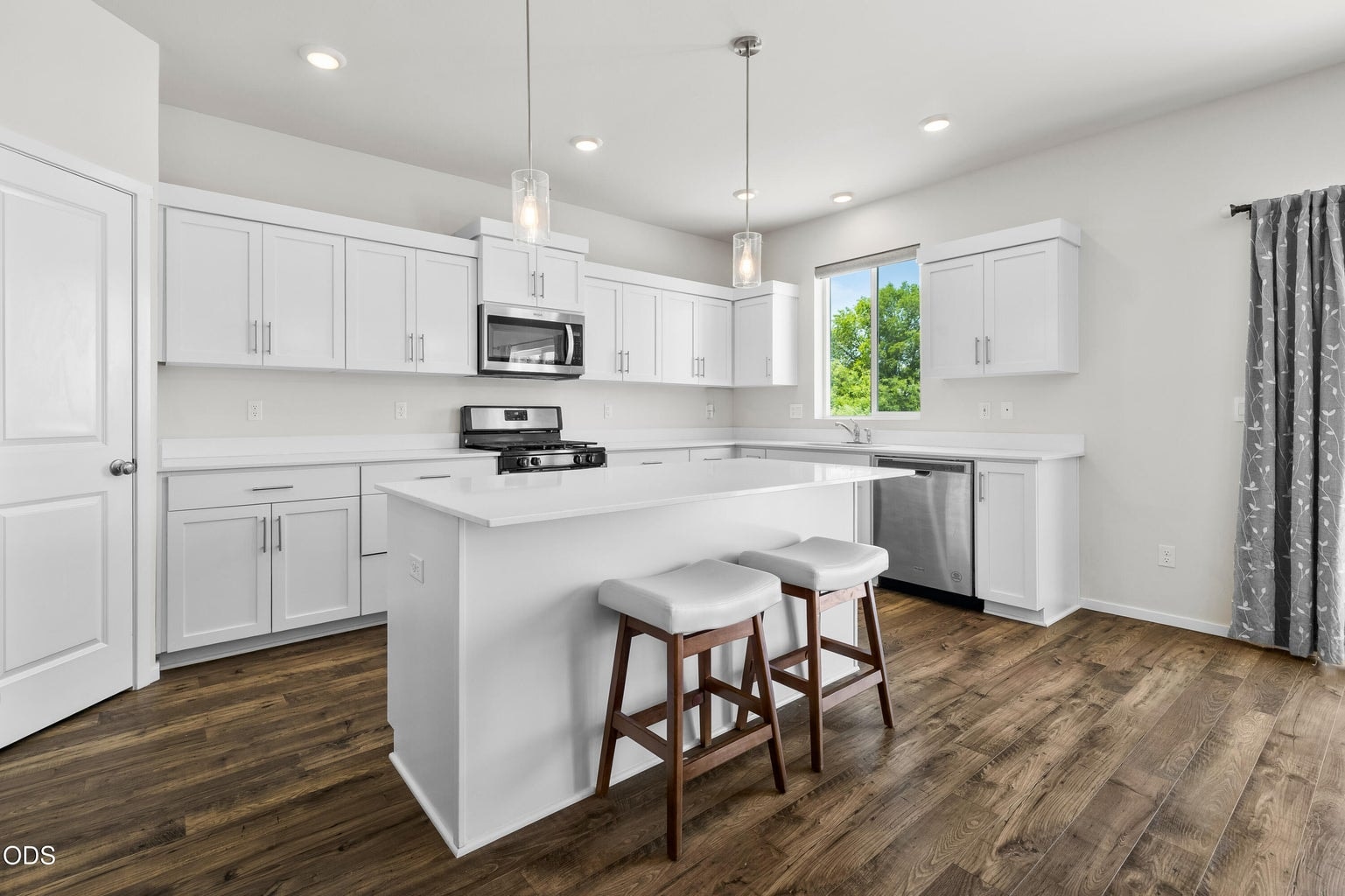 Photo of 509 SE Stetson Court 9 of 57