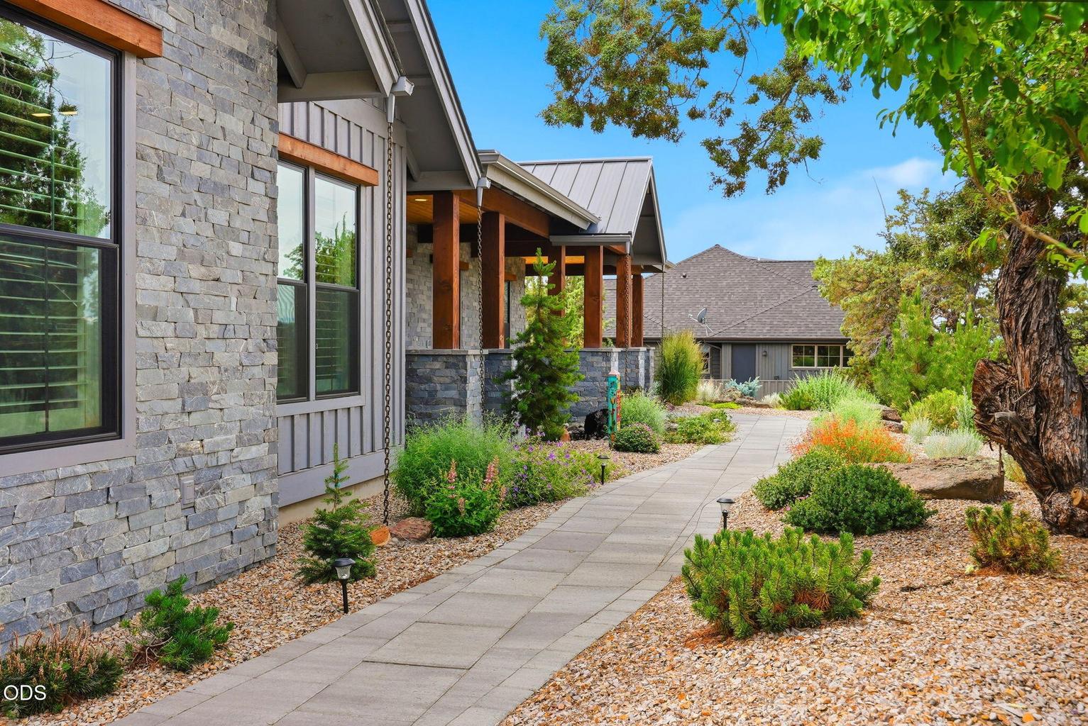 Xeriscape Landscape w/drip system