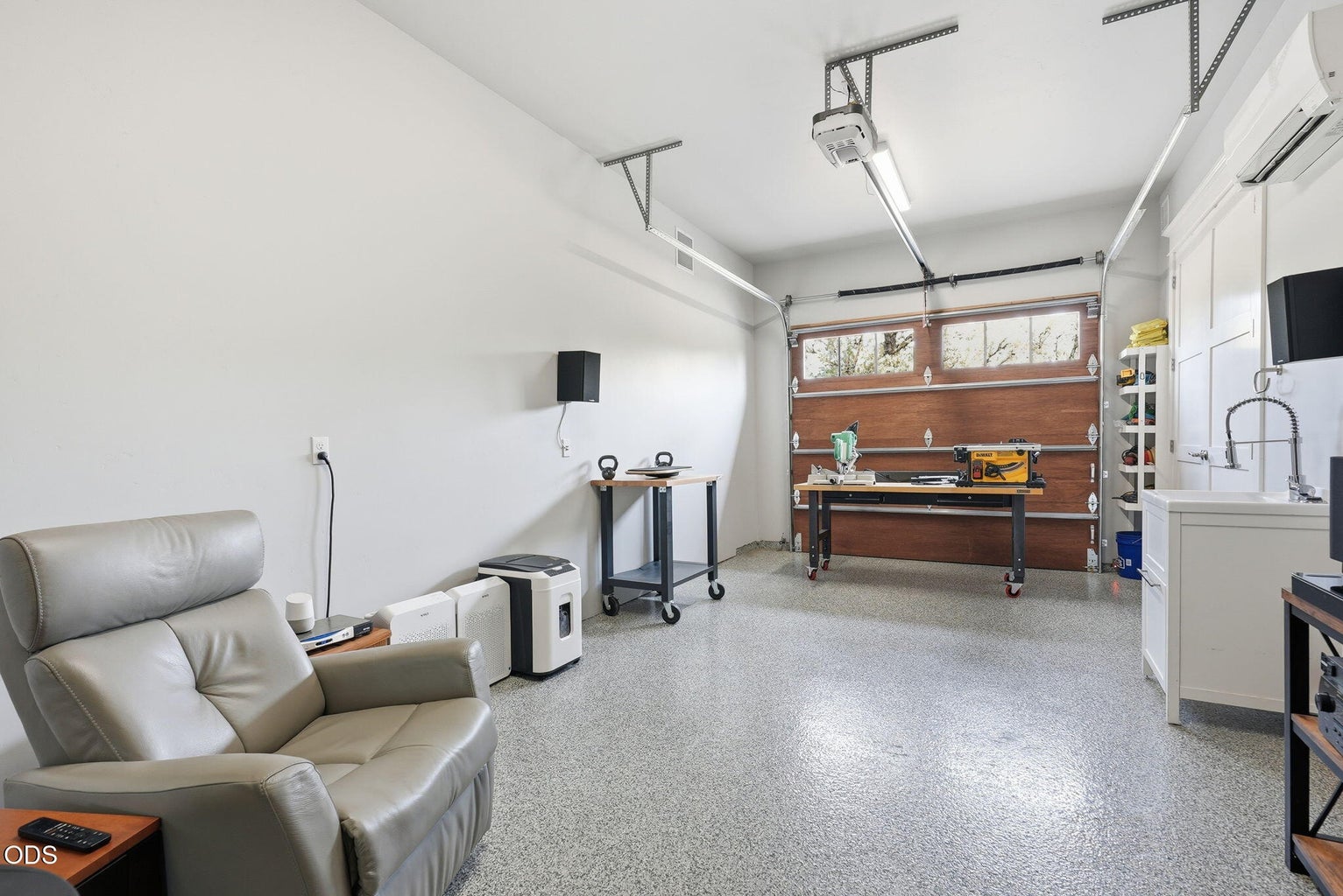 Enclosed Garage Workshop/Home Gym w/Mini Split