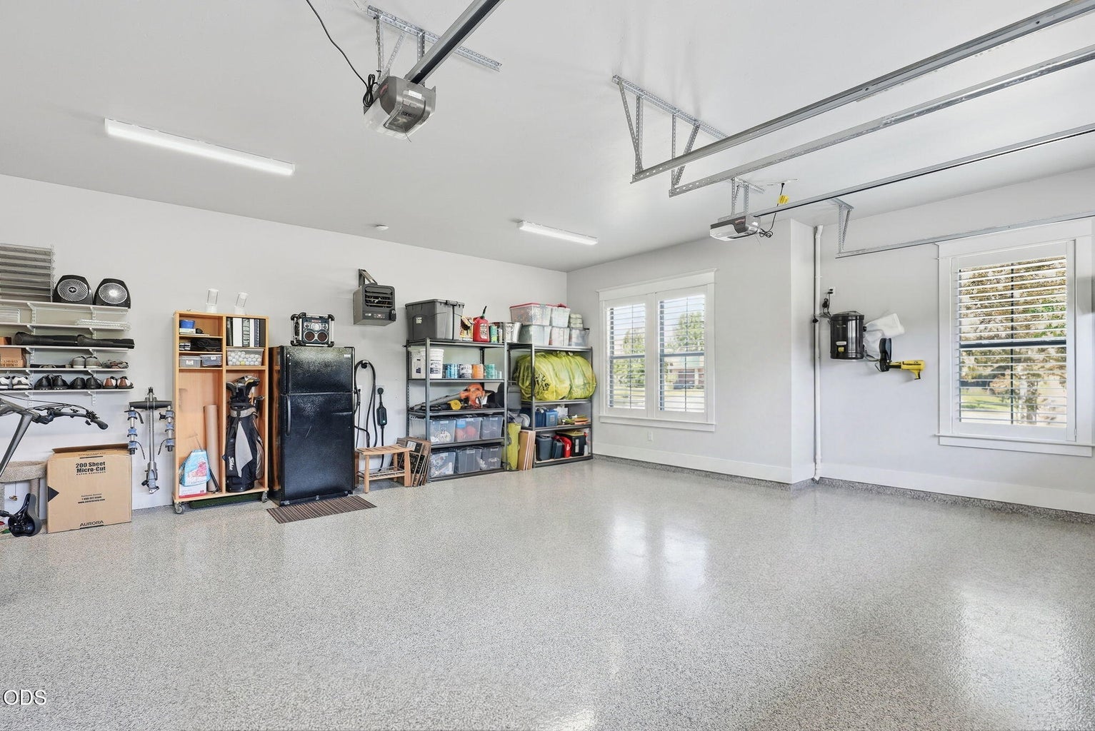 Heated 3 Car Garage | Fridge included