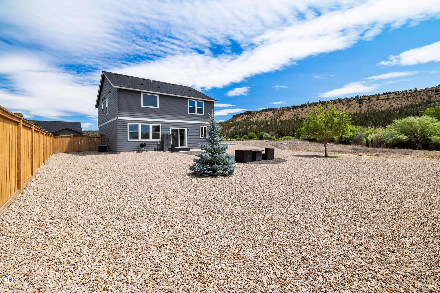 Photo of 509 SE Stetson Court 40 of 57