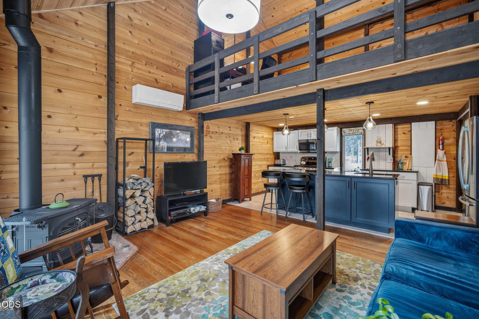 Photo of 17631 Cluster Cabin Lane 5 of 35