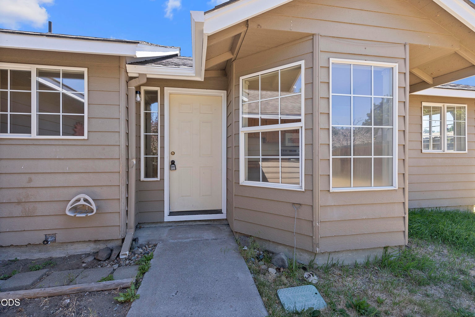 Photo of 2150 SW 29th Street 2 of 26