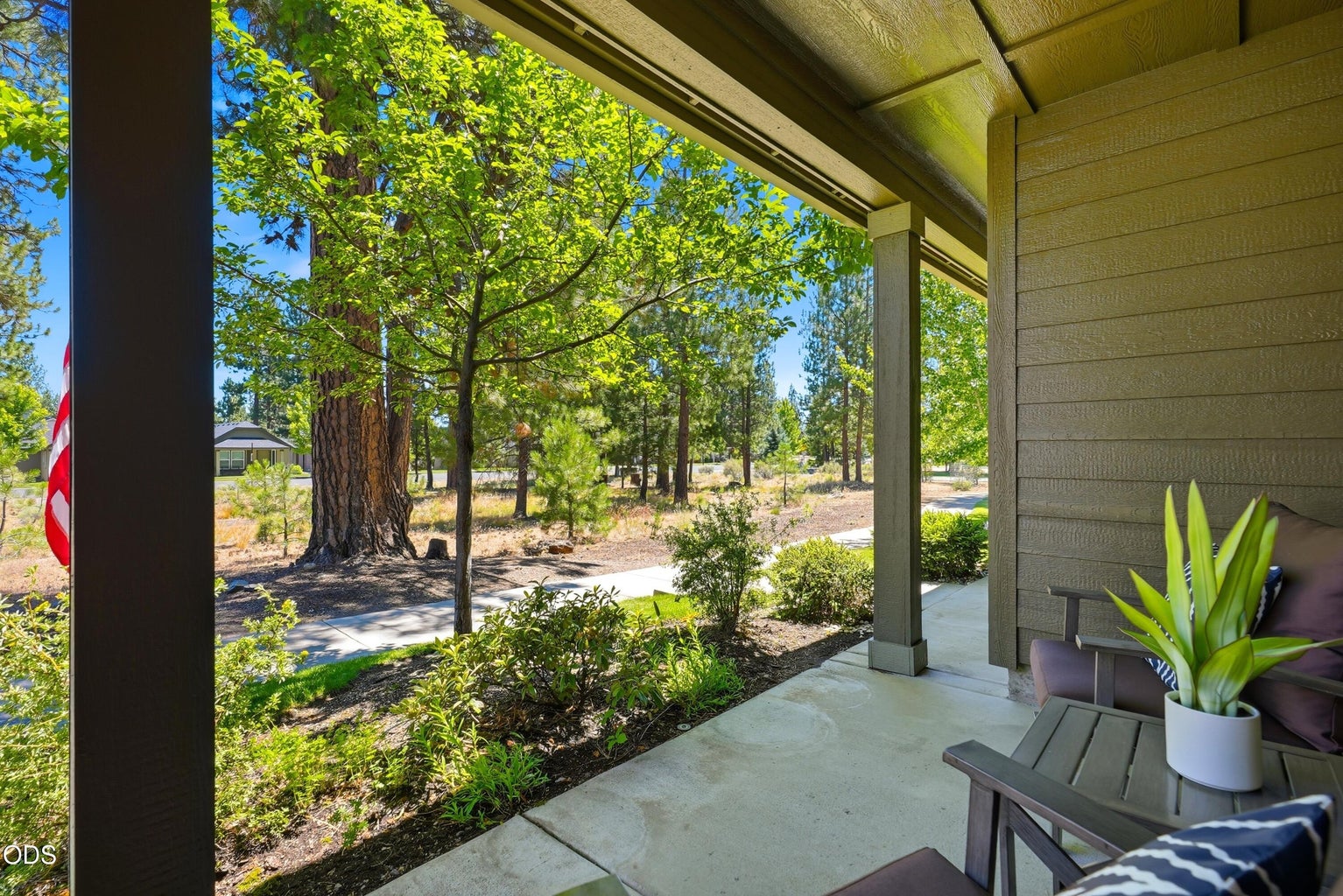 Photo of 950 N Hindeman Avenue 3 of 38