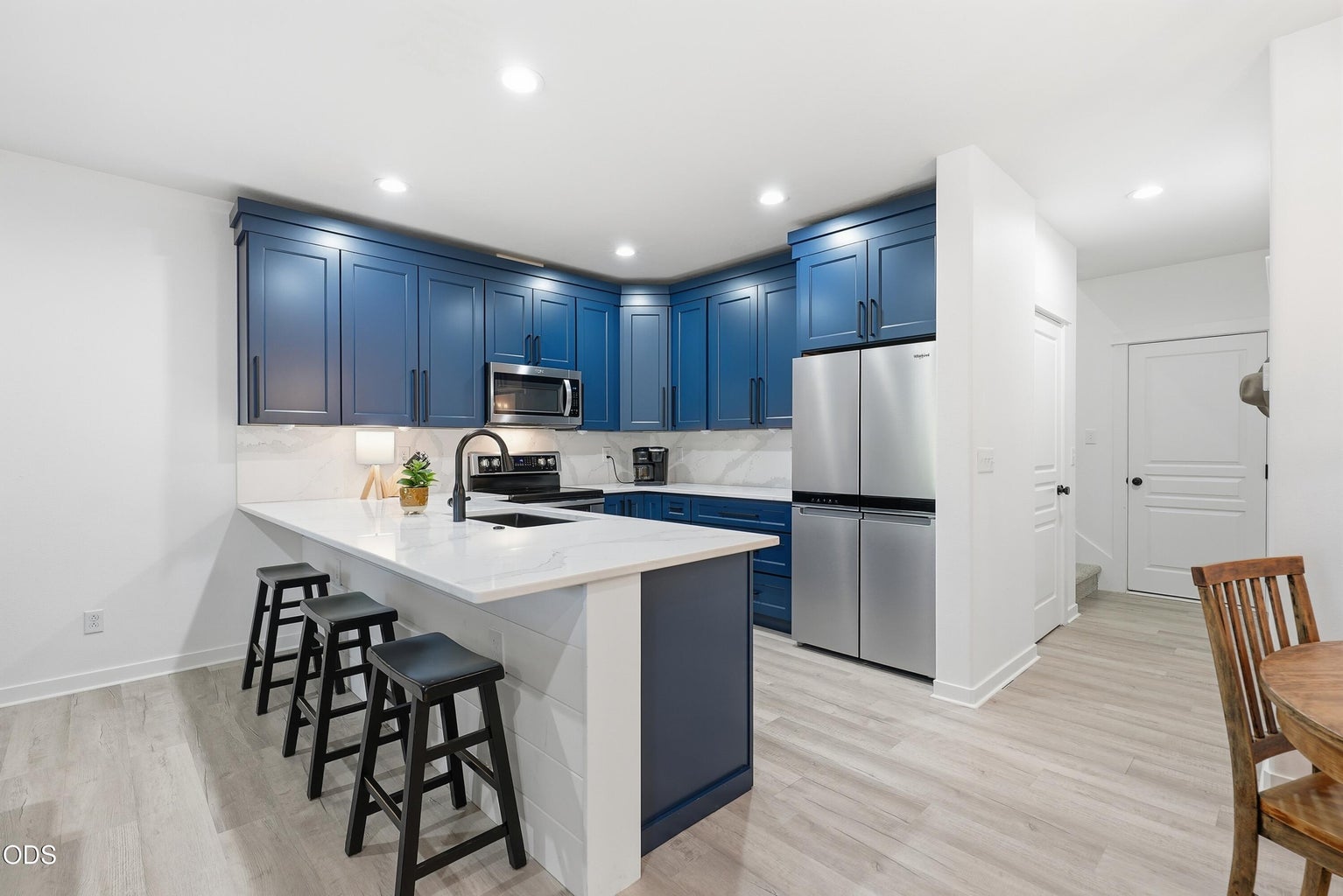 Photo of 950 N Hindeman Avenue 10 of 38