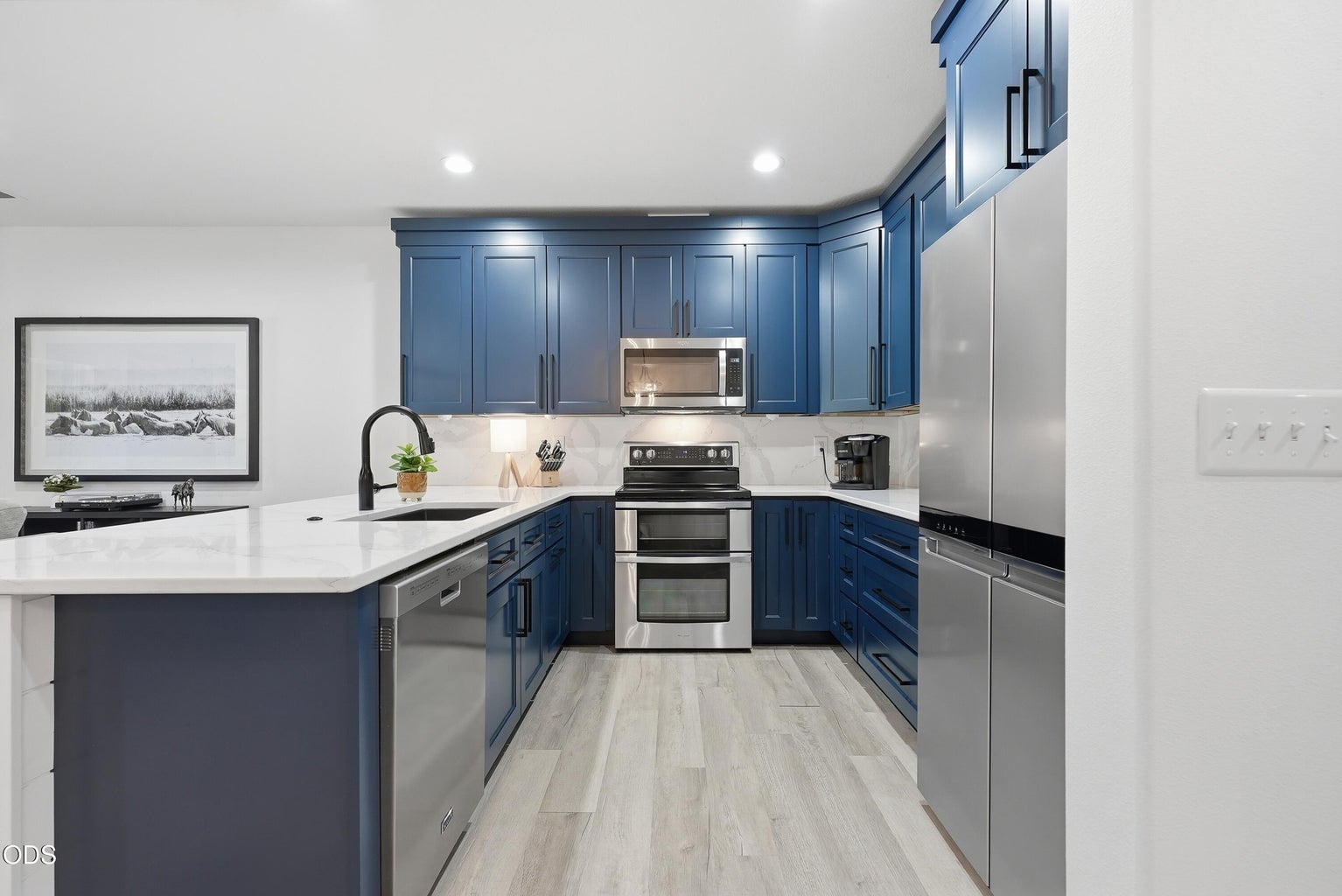 Photo of 950 N Hindeman Avenue 13 of 38