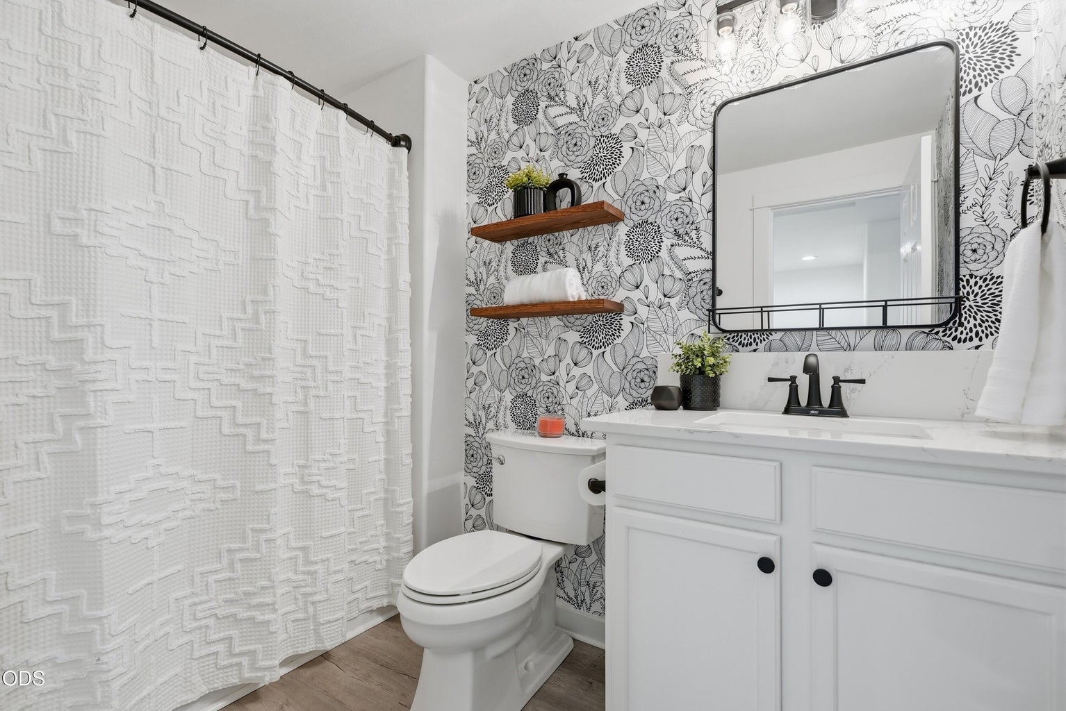 Photo of 950 N Hindeman Avenue 24 of 38