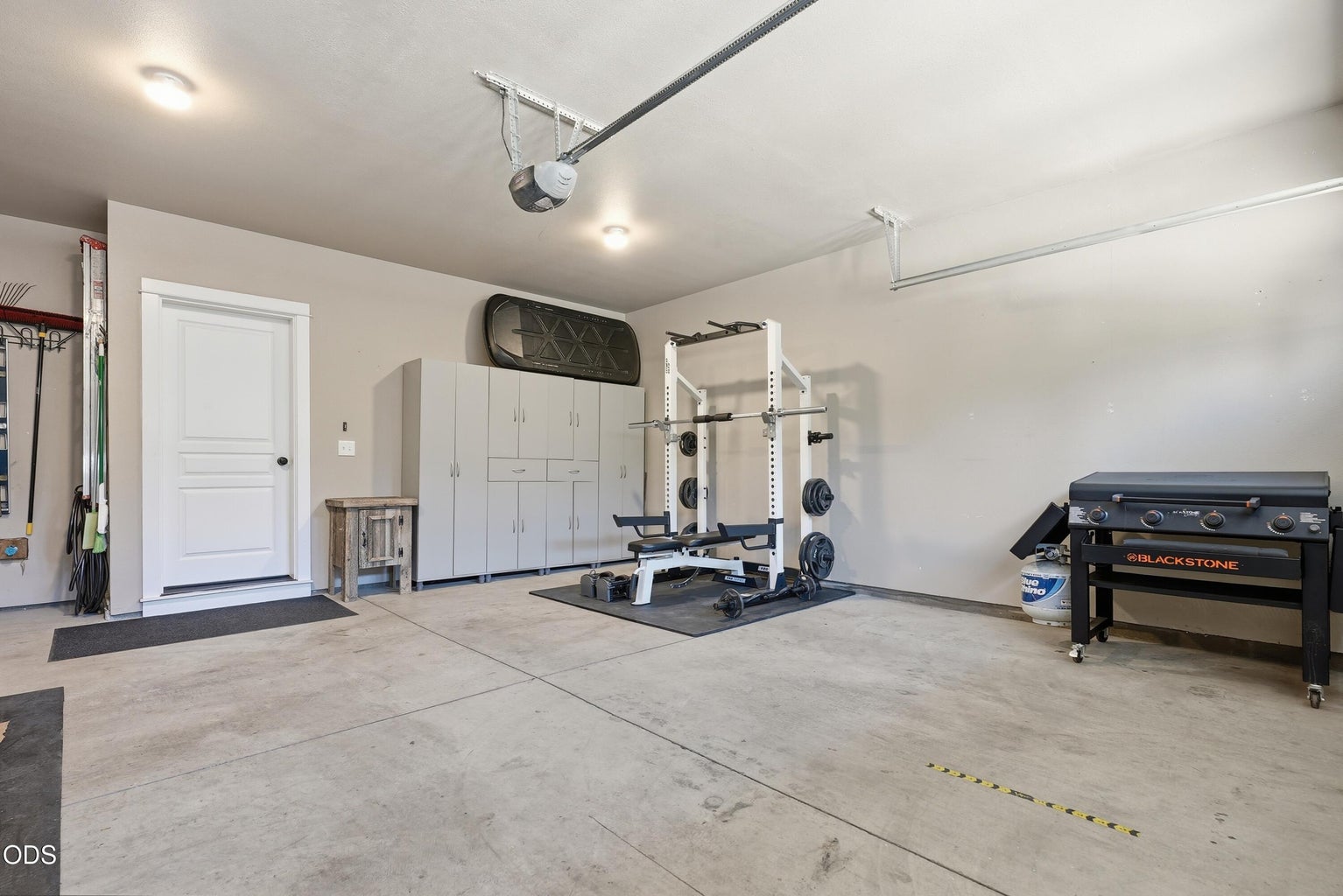Photo of 950 N Hindeman Avenue 28 of 38