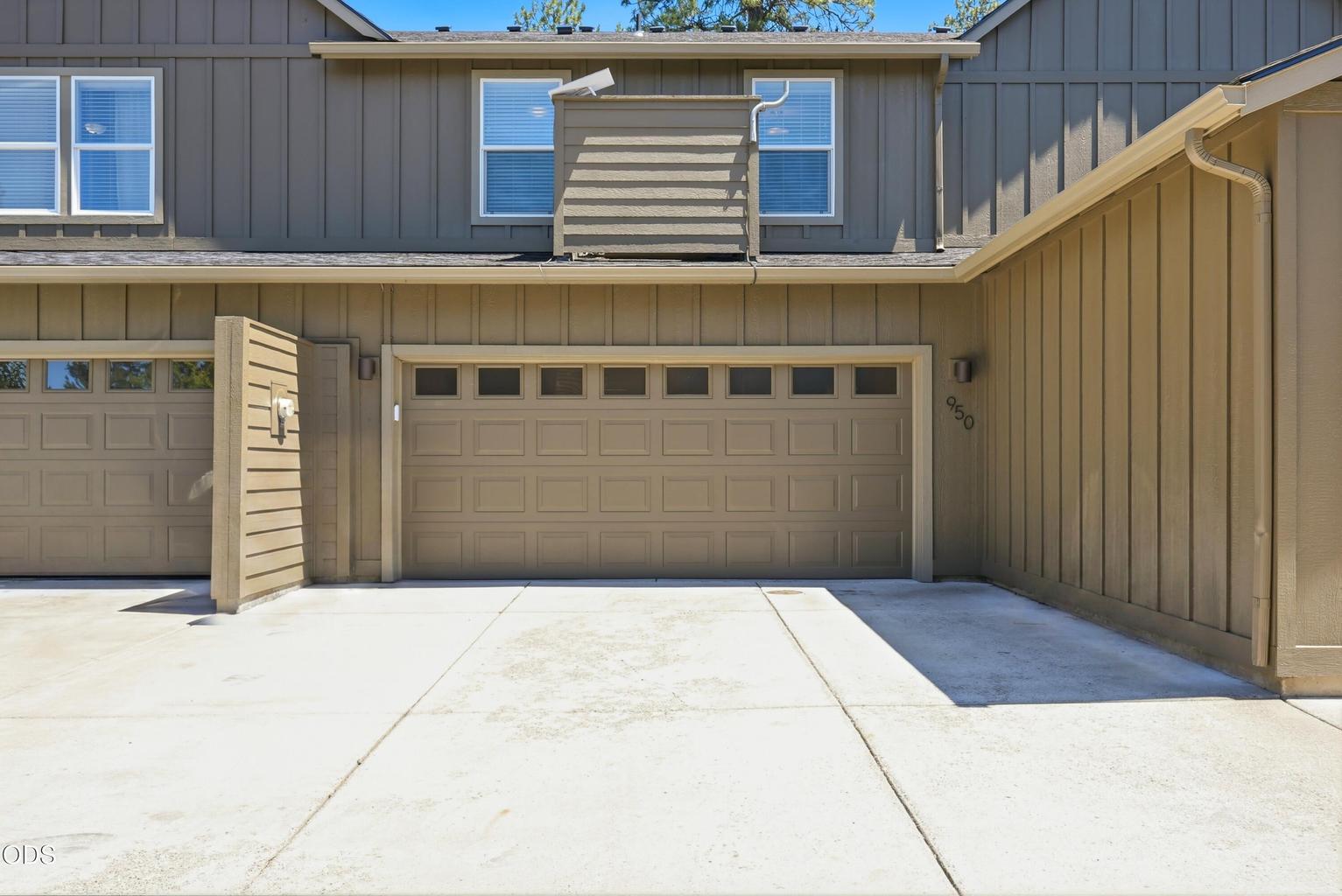 Photo of 950 N Hindeman Avenue 30 of 38