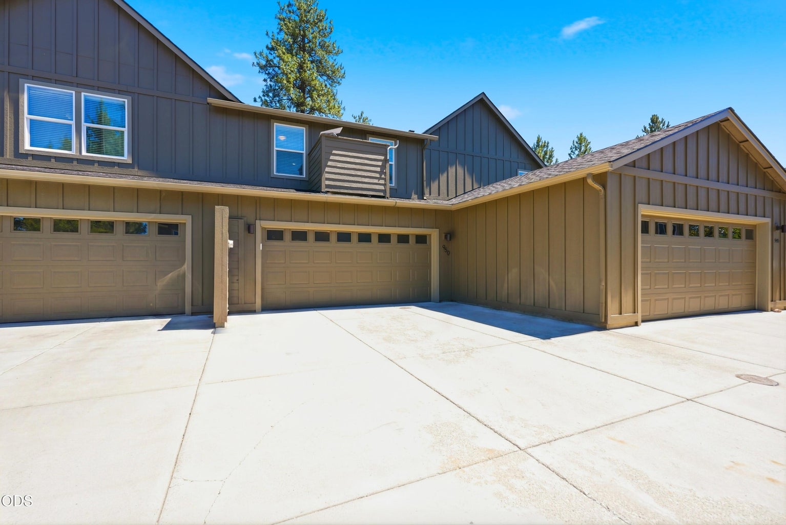 Photo of 950 N Hindeman Avenue 31 of 38
