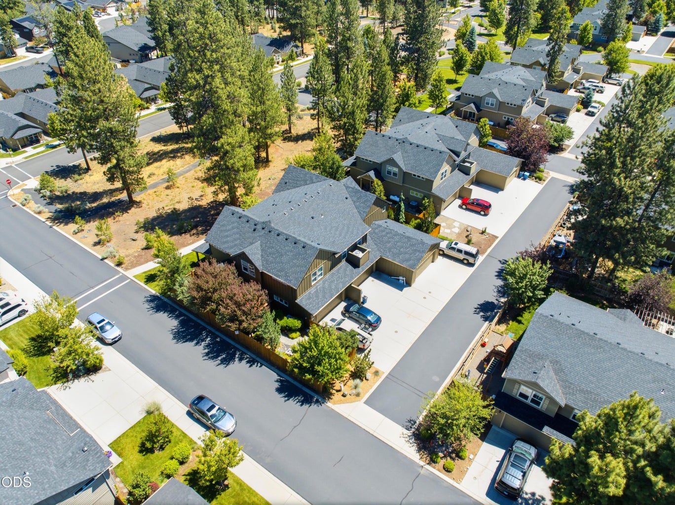 Photo of 950 N Hindeman Avenue 34 of 38