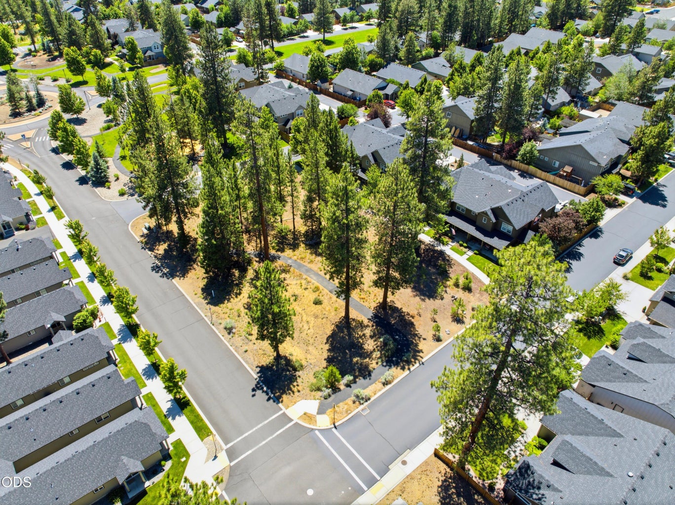 Photo of 950 N Hindeman Avenue 35 of 38
