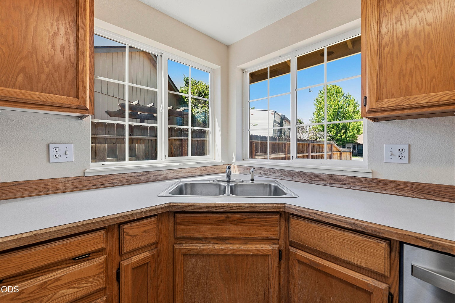 Photo of 2150 SW 29th Street 7 of 26