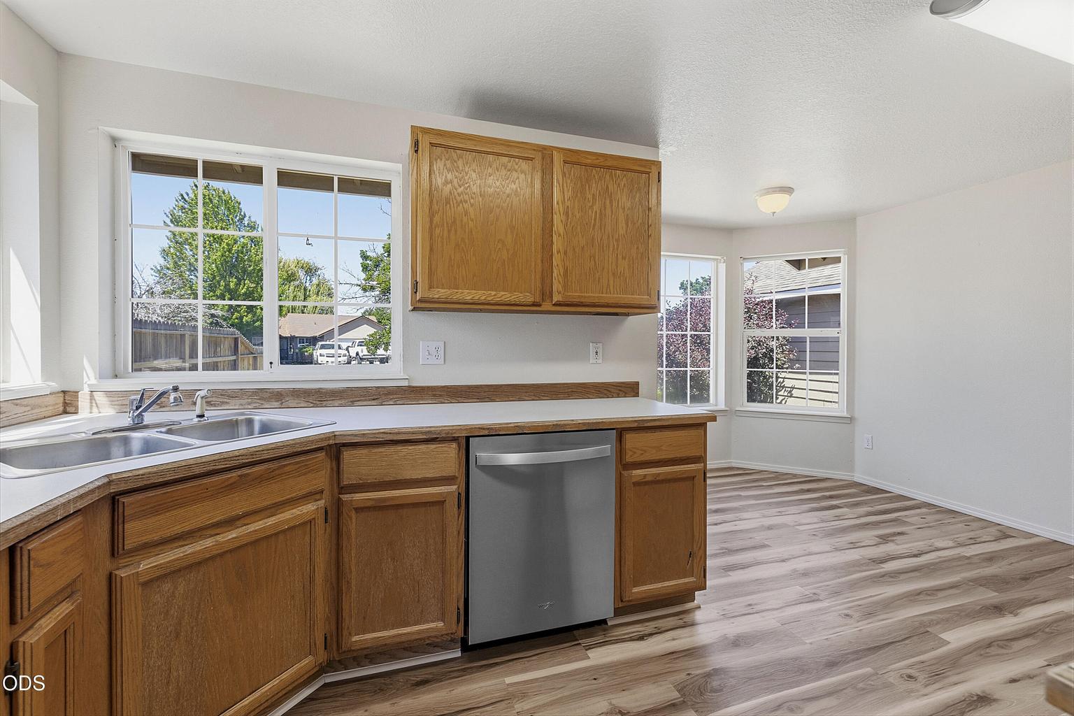 Photo of 2150 SW 29th Street 8 of 26