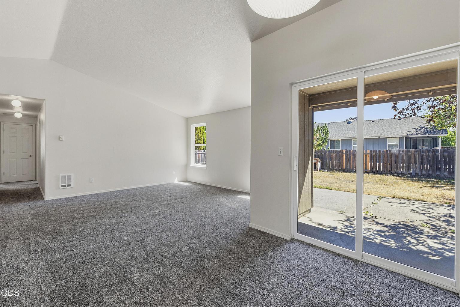 Photo of 2150 SW 29th Street 9 of 26