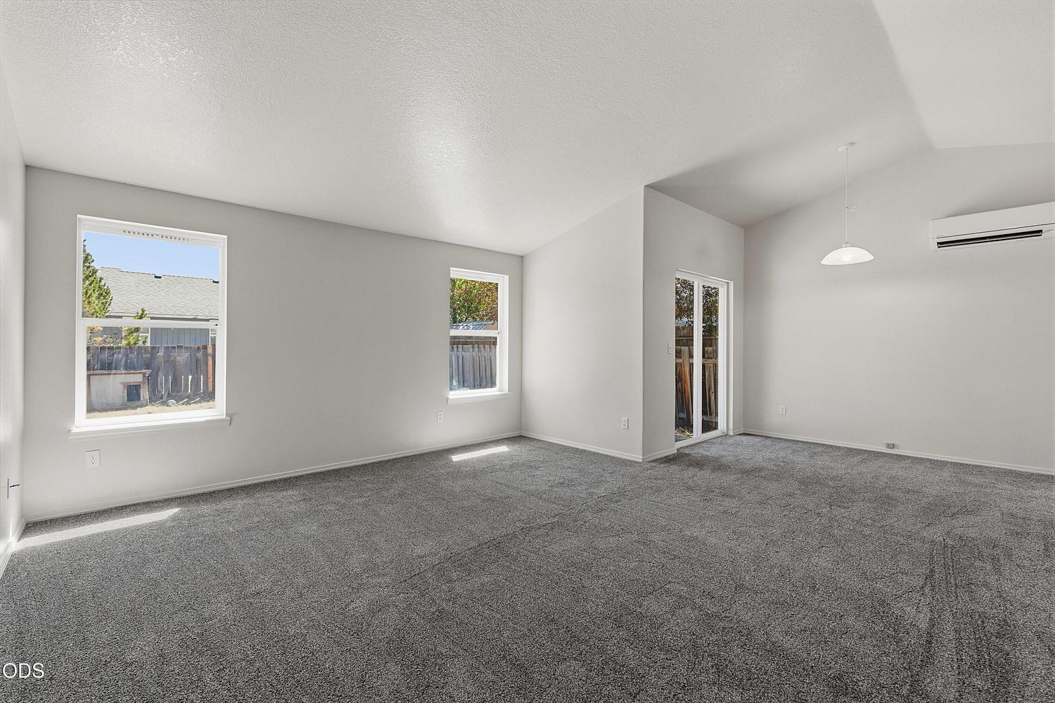 Photo of 2150 SW 29th Street 10 of 26