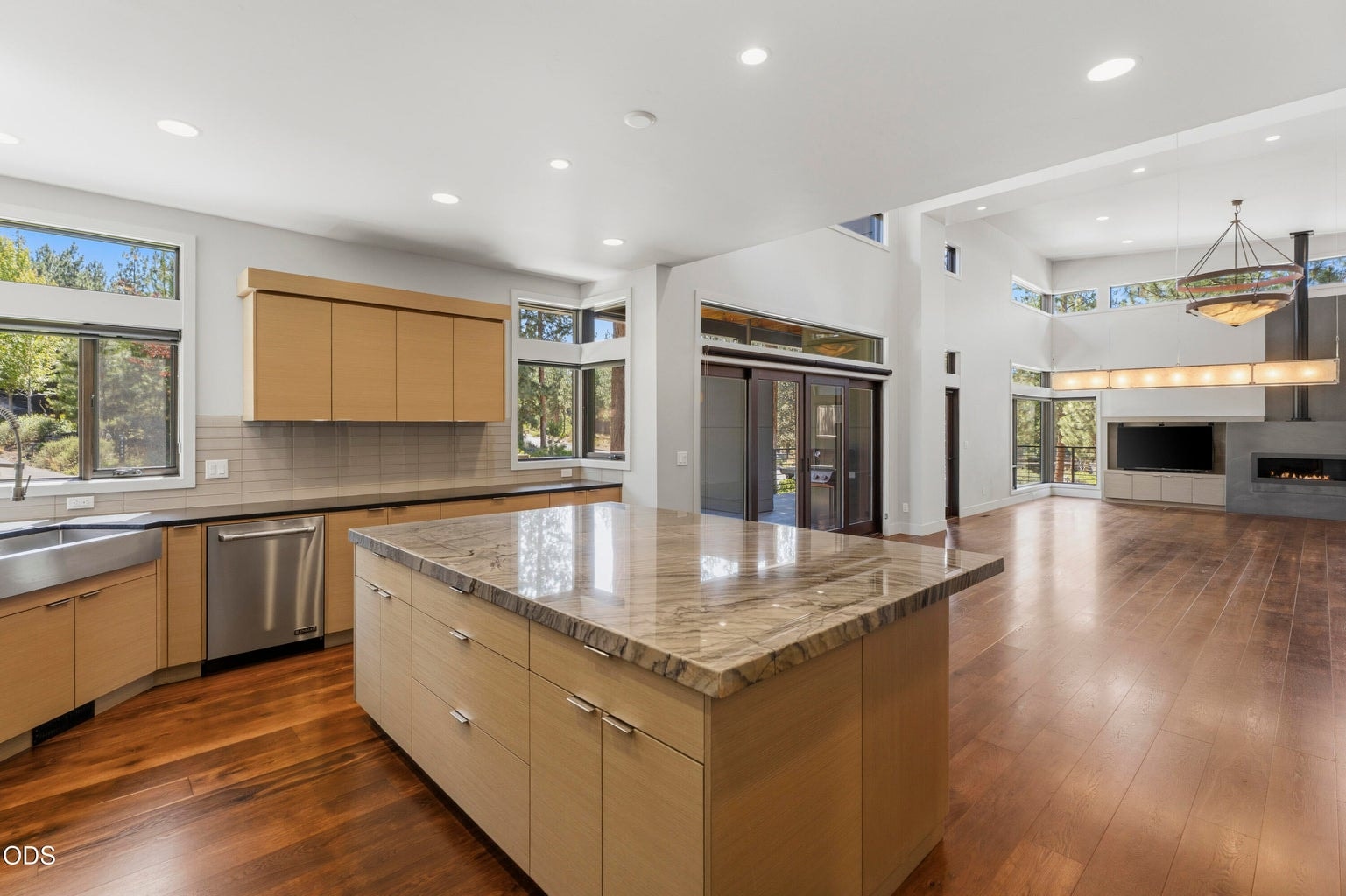 Photo of 19450 Bainbridge Court 12 of 54