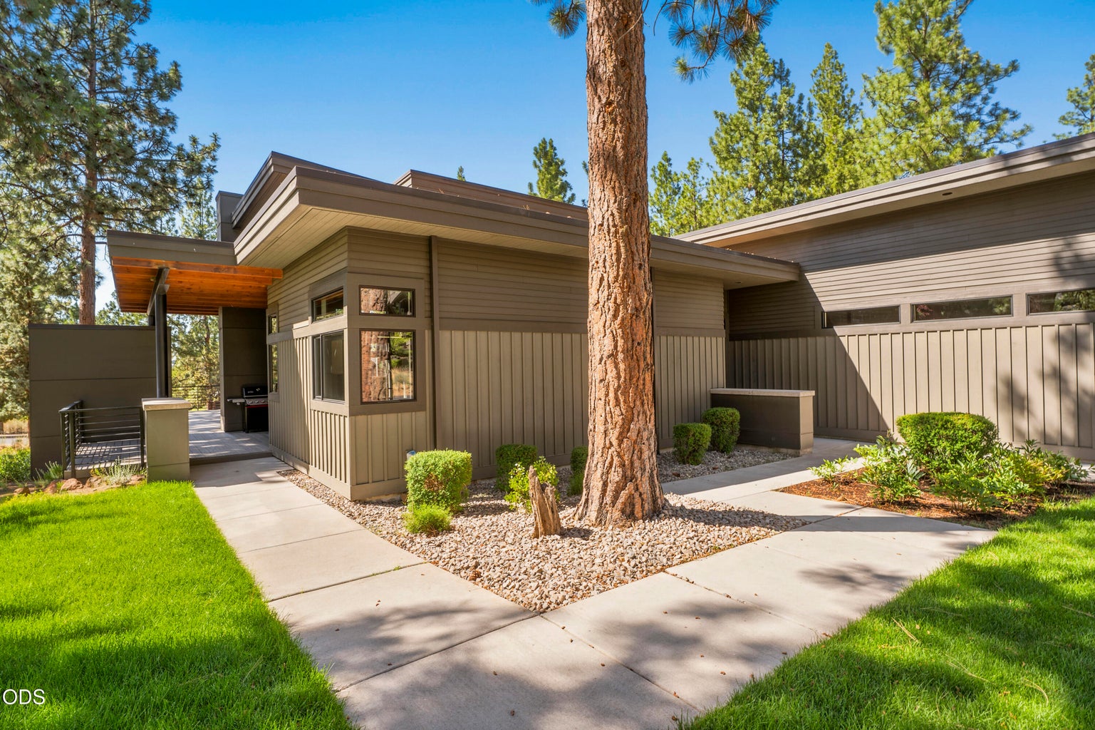 Photo of 19450 Bainbridge Court 8 of 54