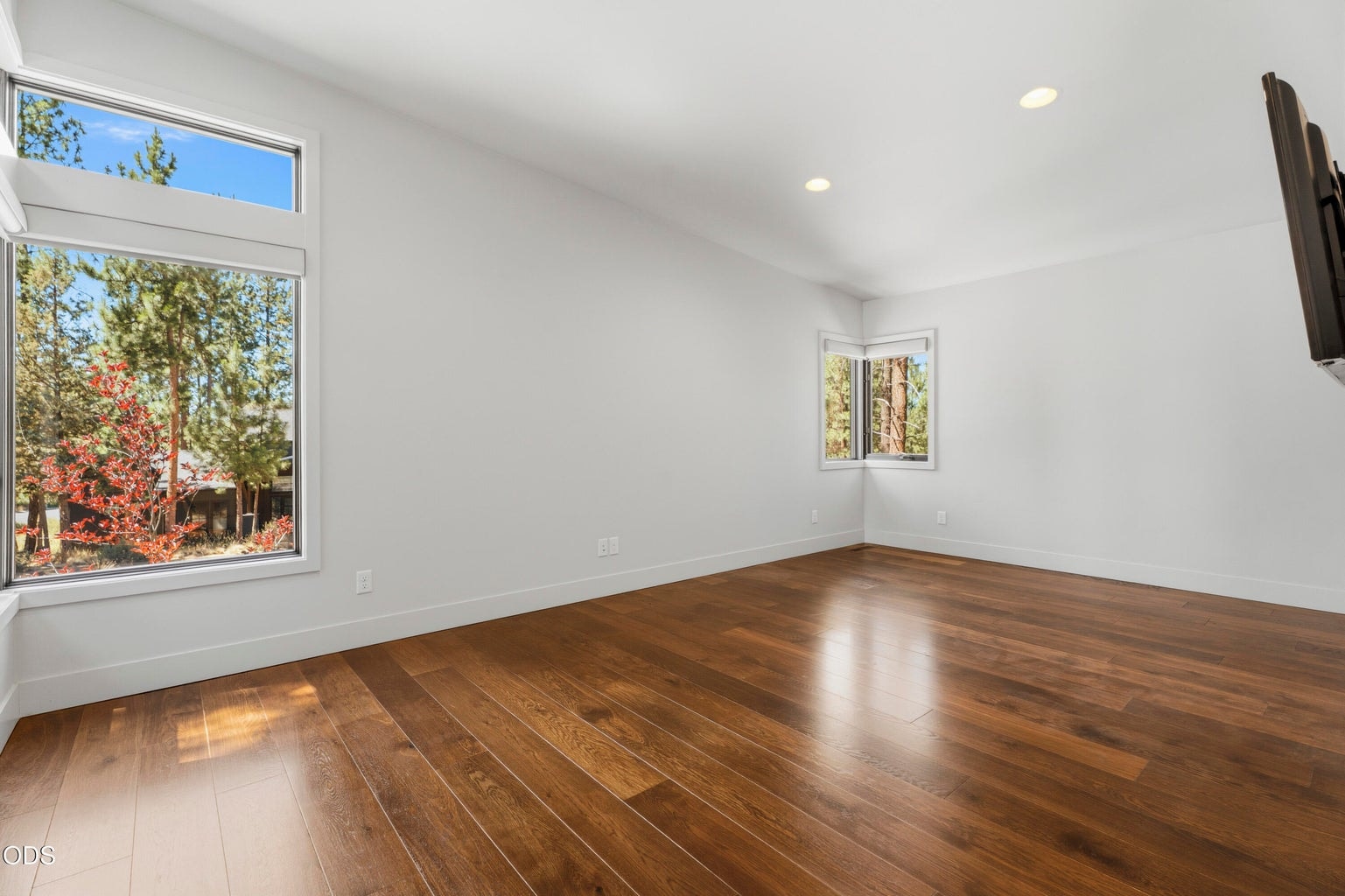 Photo of 19450 Bainbridge Court 20 of 54