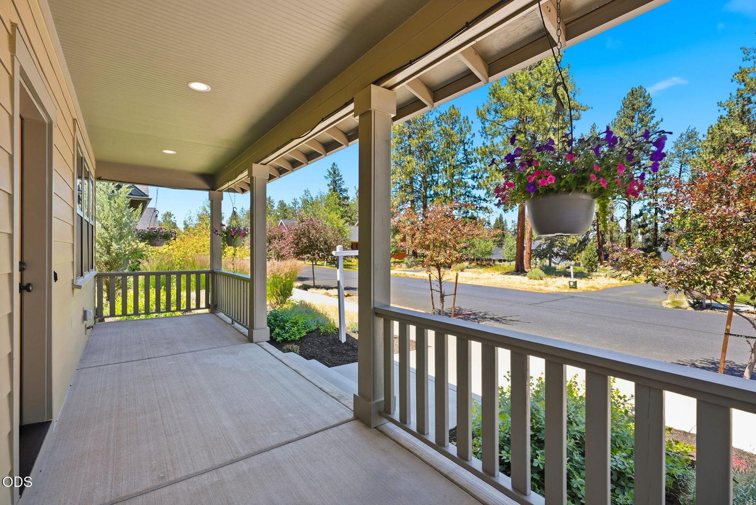 Photo of 1035 E Horse Back Trail 7 of 54
