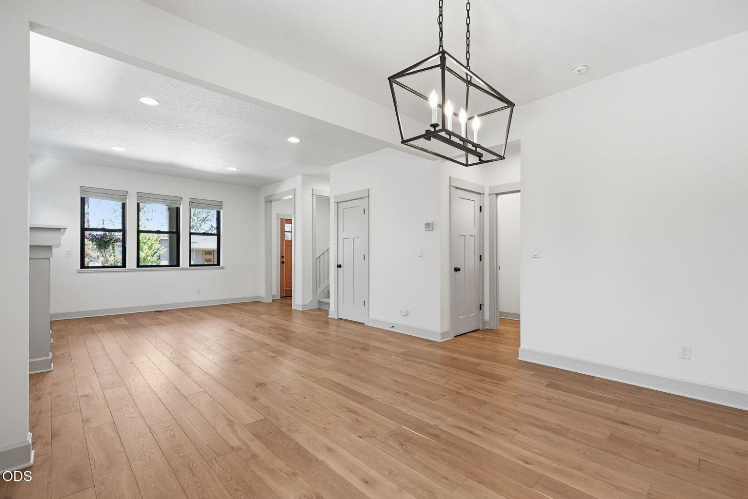 Photo of 1035 E Horse Back Trail 16 of 54
