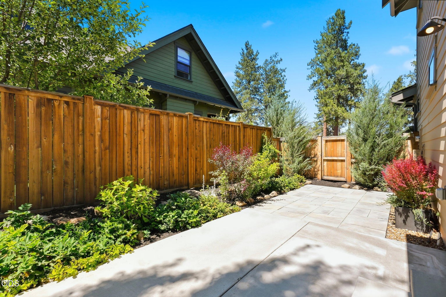 Photo of 1035 E Horse Back Trail 2 of 54