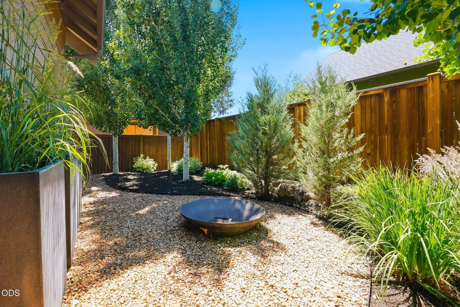 Photo of 1035 E Horse Back Trail 3 of 54