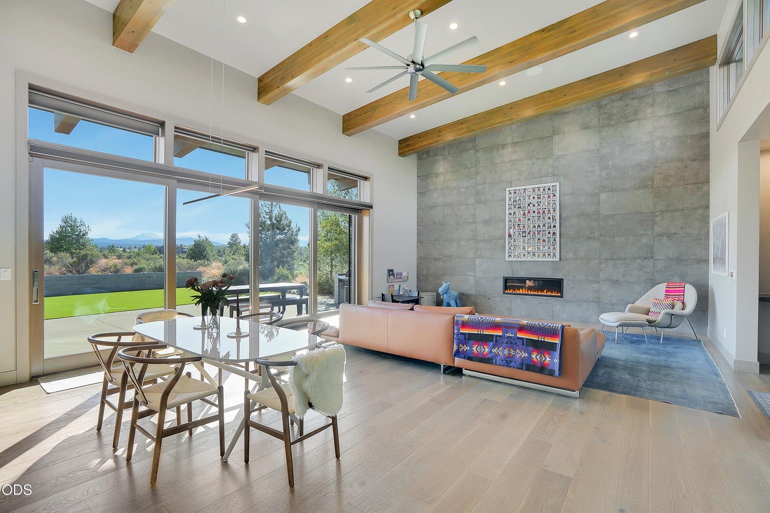 Photo of 61785 Hosmer Lake Drive 5 of 45