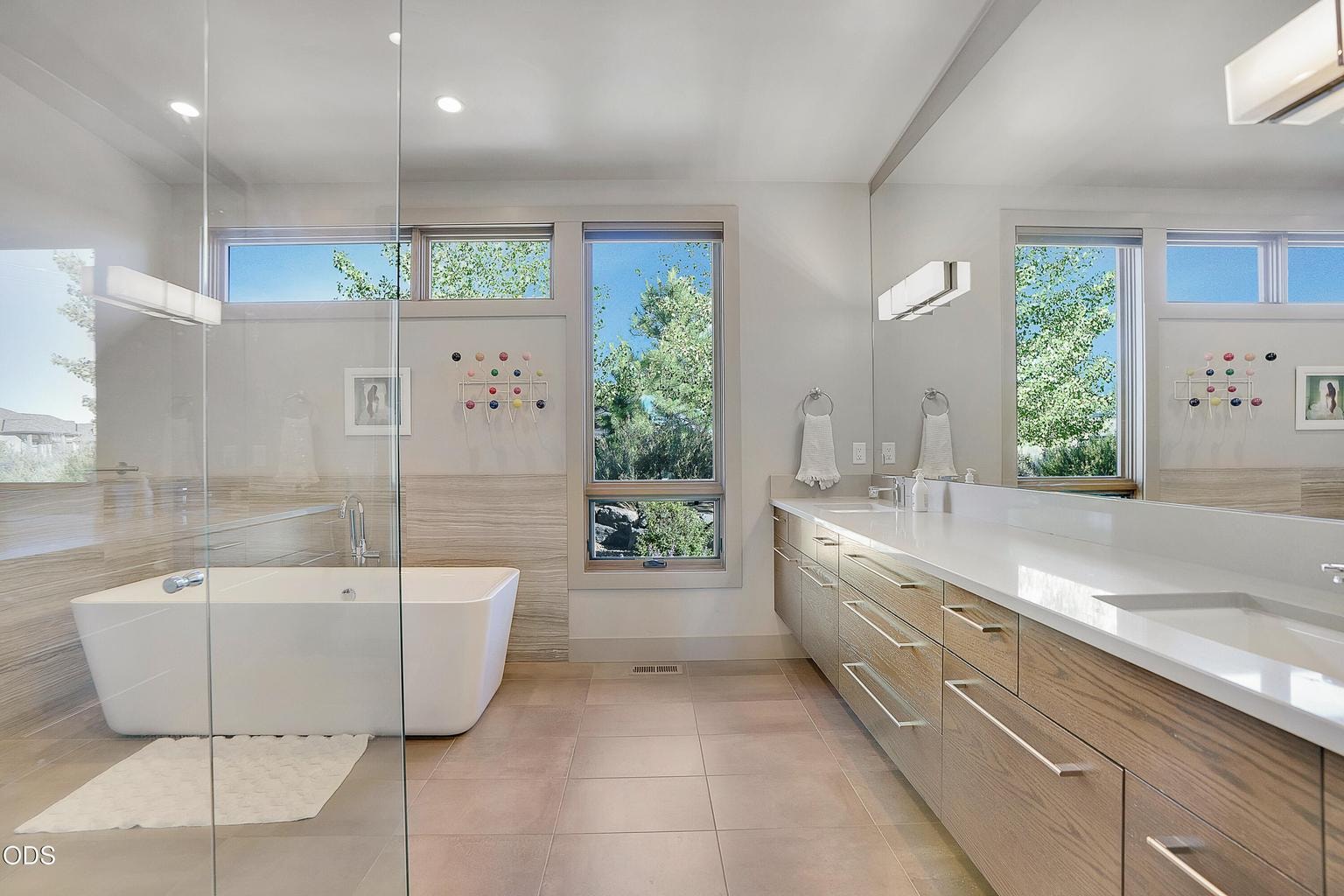 Photo of 61785 Hosmer Lake Drive 23 of 45