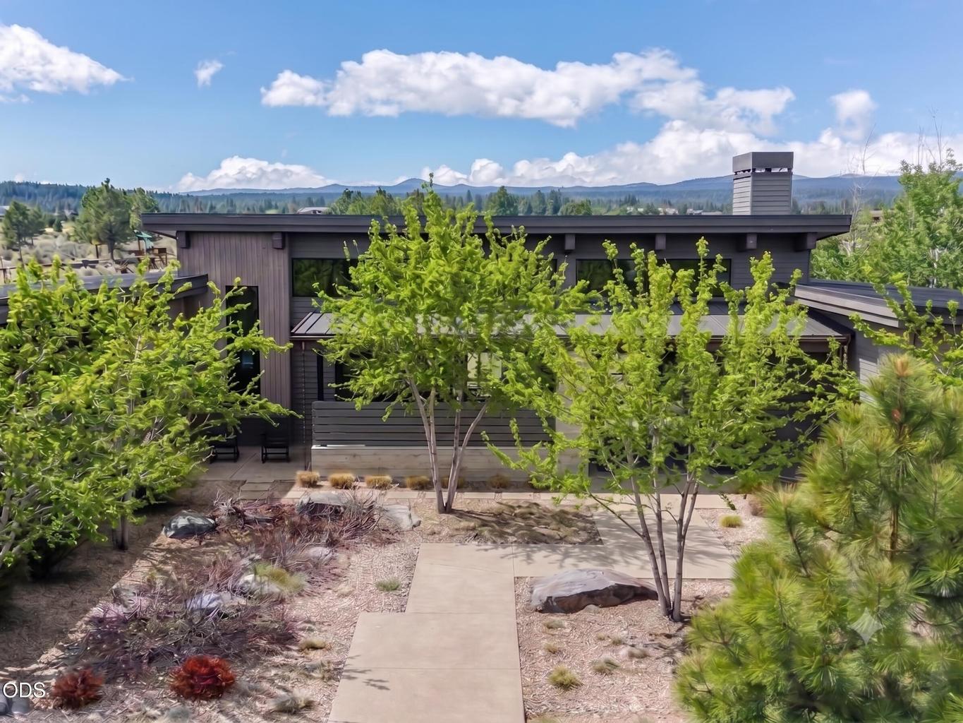 Photo of 61785 Hosmer Lake Drive 2 of 45