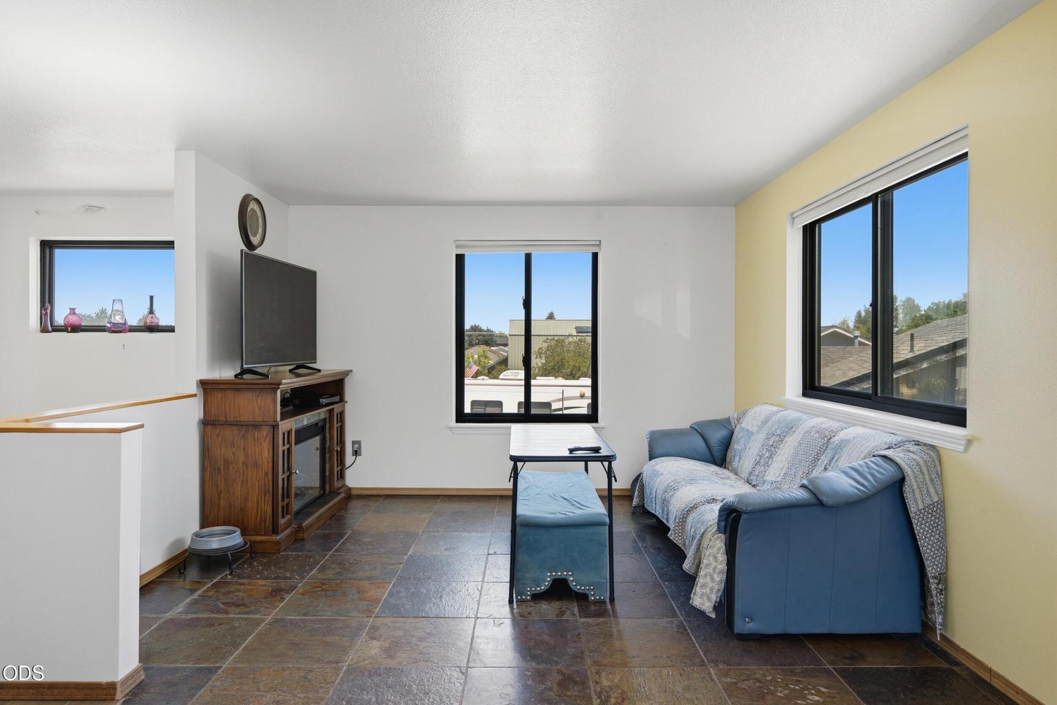 Photo of 2346 SW 20th Court 6 of 41