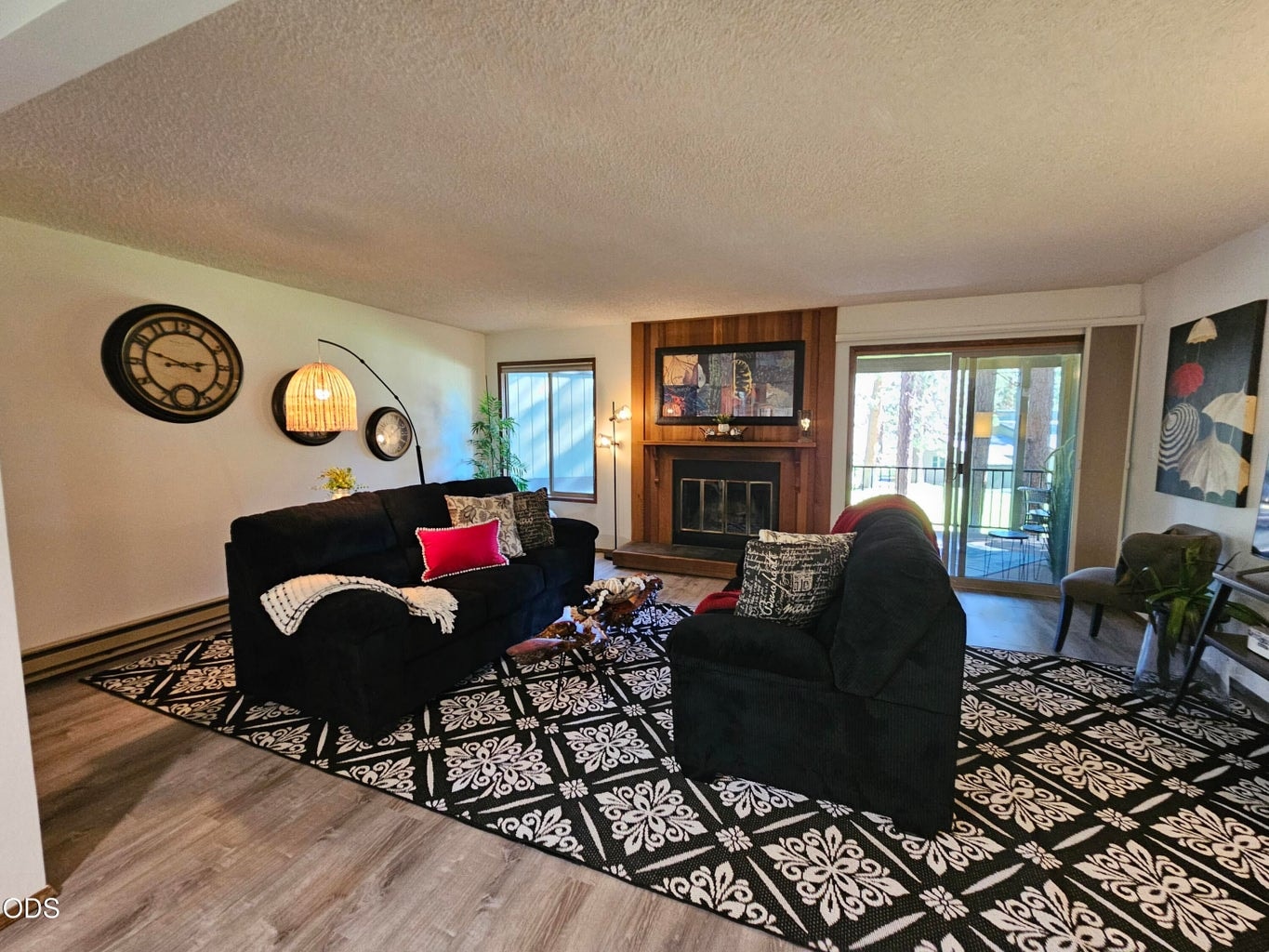 Photo of 821 E Desperado Trail 3 of 33