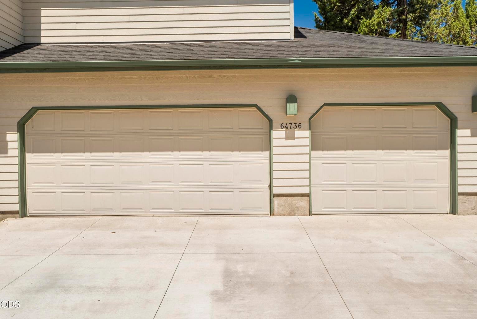 3 car garage