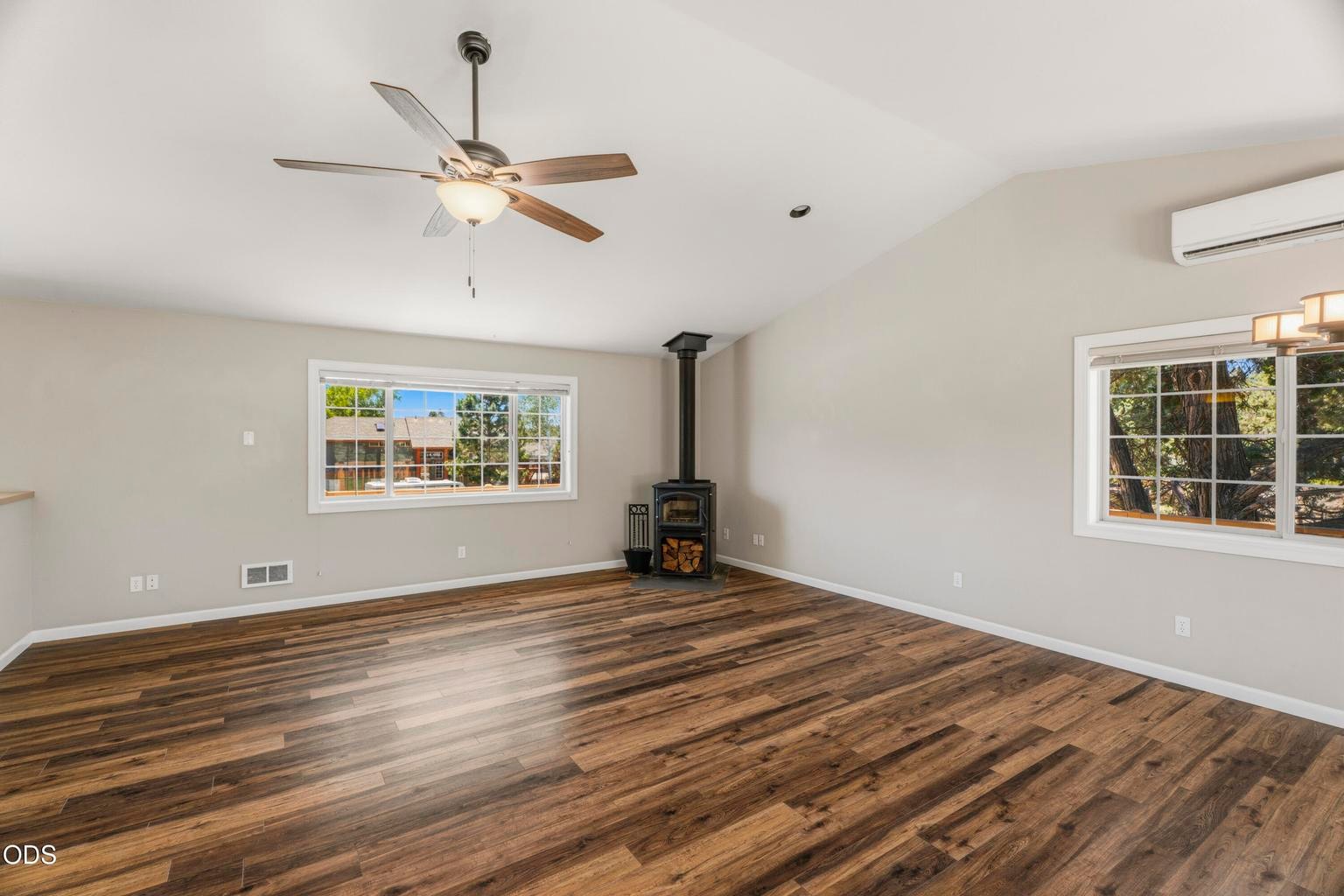 Photo of 64736 Alcor Place 11 of 65