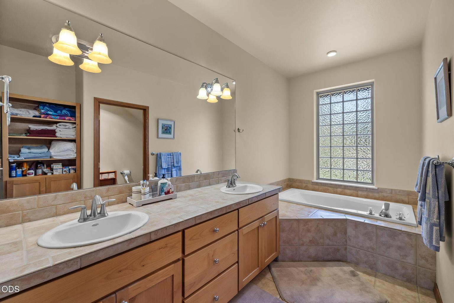 Photo of 675 Sagebush Circle 7 of 25