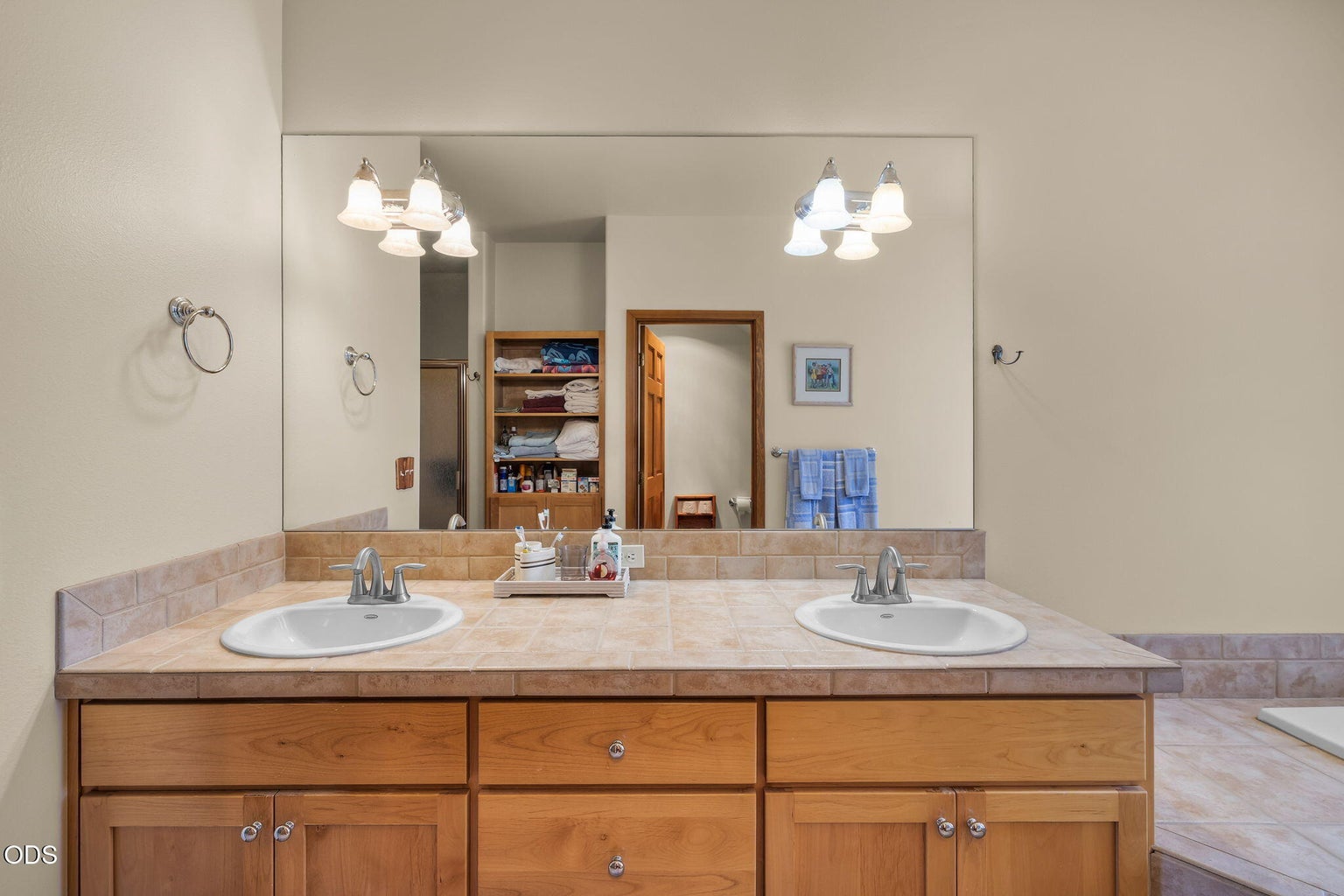 Photo of 675 Sagebush Circle 8 of 25
