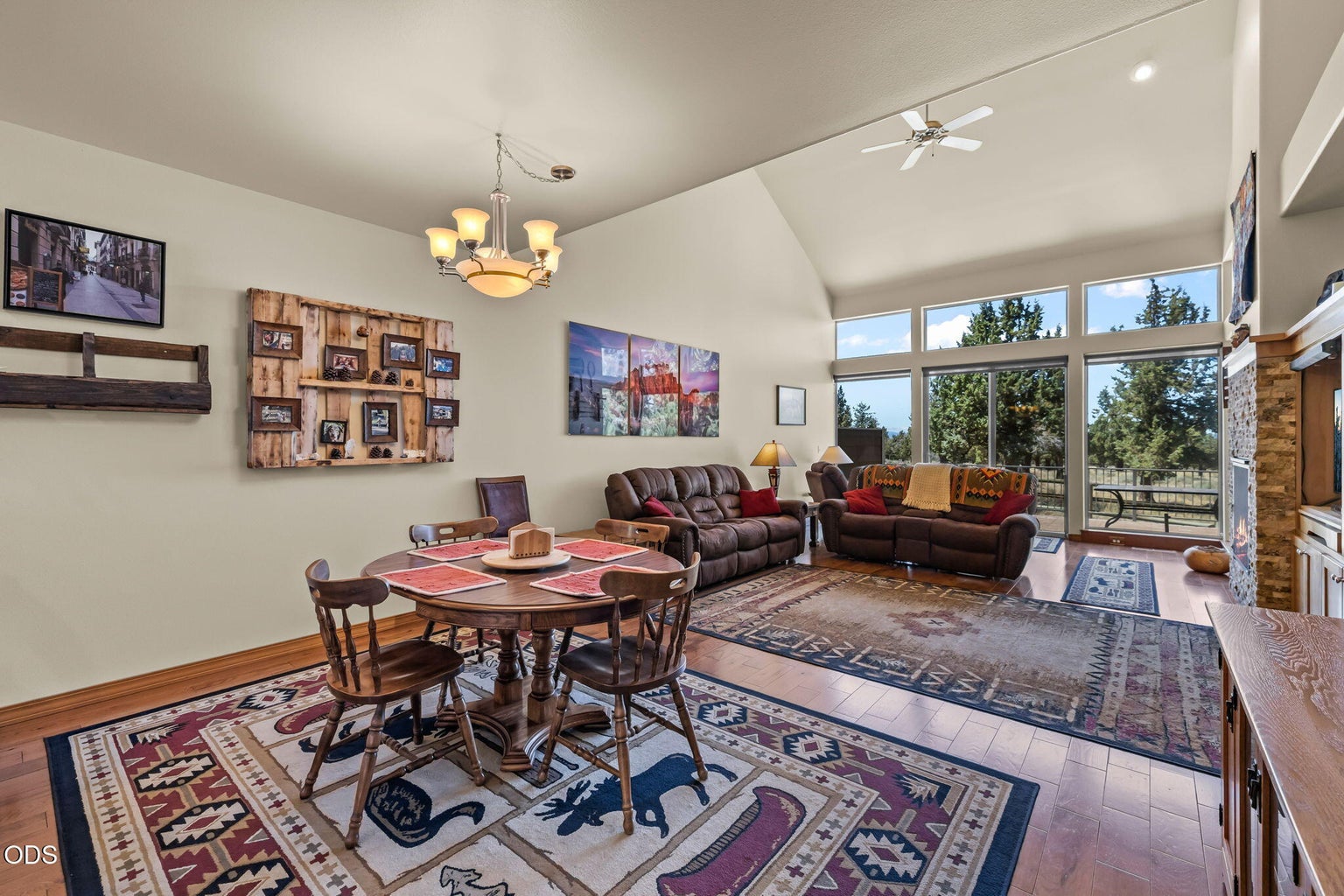 Photo of 675 Sagebush Circle 13 of 25