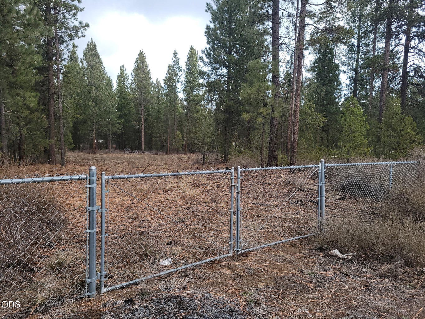 Photo of 15922 Twin Drive 2 of 9