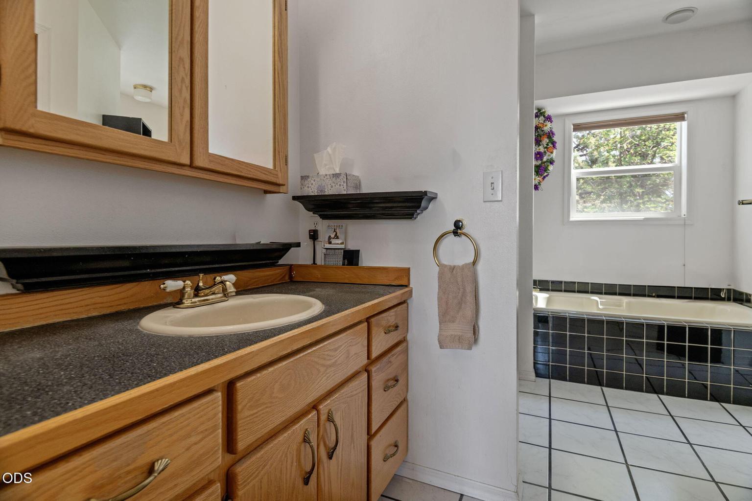 Photo of 11912 SW Riggs Road 11 of 38