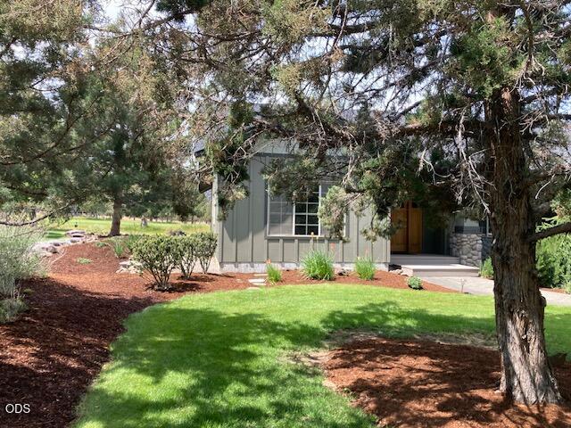 Photo of 387 Goshawk Court 5 of 46