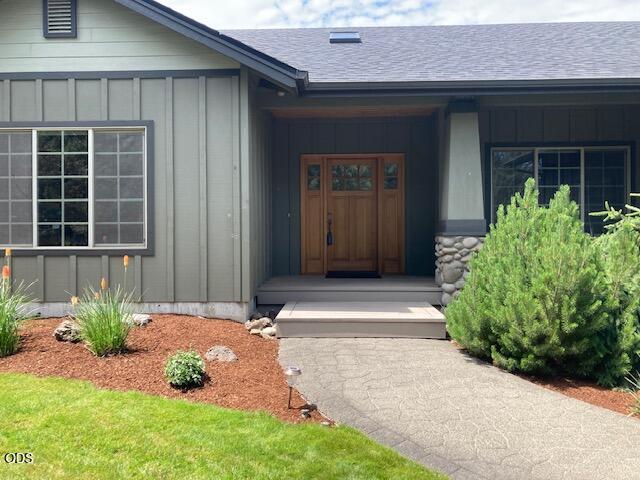 Photo of 387 Goshawk Court 4 of 46